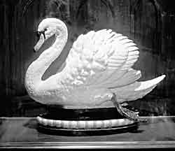 Фарфоровая ваза в виде лебедя. Подарок австрийской императрицы Элизабет