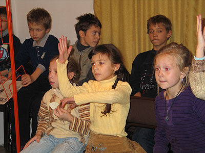Занятие детской студии «Камелот» «Нового Акрополя» Санкт-Петербурга по мотивам рыцарских легенд